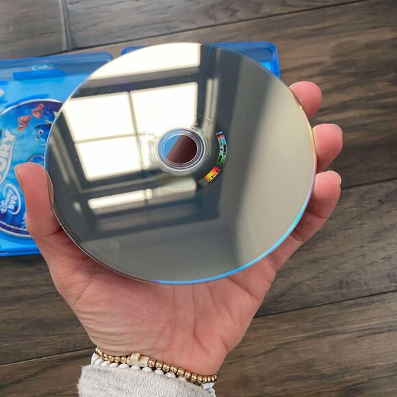 Finding Dory Blu-Ray and DVD - Picture 5 of 6